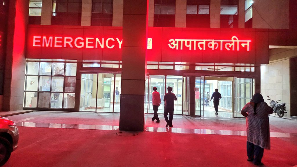 Traveler_1603's tweet photo. 🔥🔥 Delhi Governance 🔥🔥

Just look at the Photos of the Delhi Govt Hospital.This looks beautiful, clean &amp; elegant.

AAP govt is consistently spending more than 13% of the budget on Free &amp; Quality Healthcare.

Thankyou @ArvindKejriwal @msisodia @SatyendarJain 

Jai Hind 🇮🇳🇮🇳 https://t.co/6fVt5ts40k