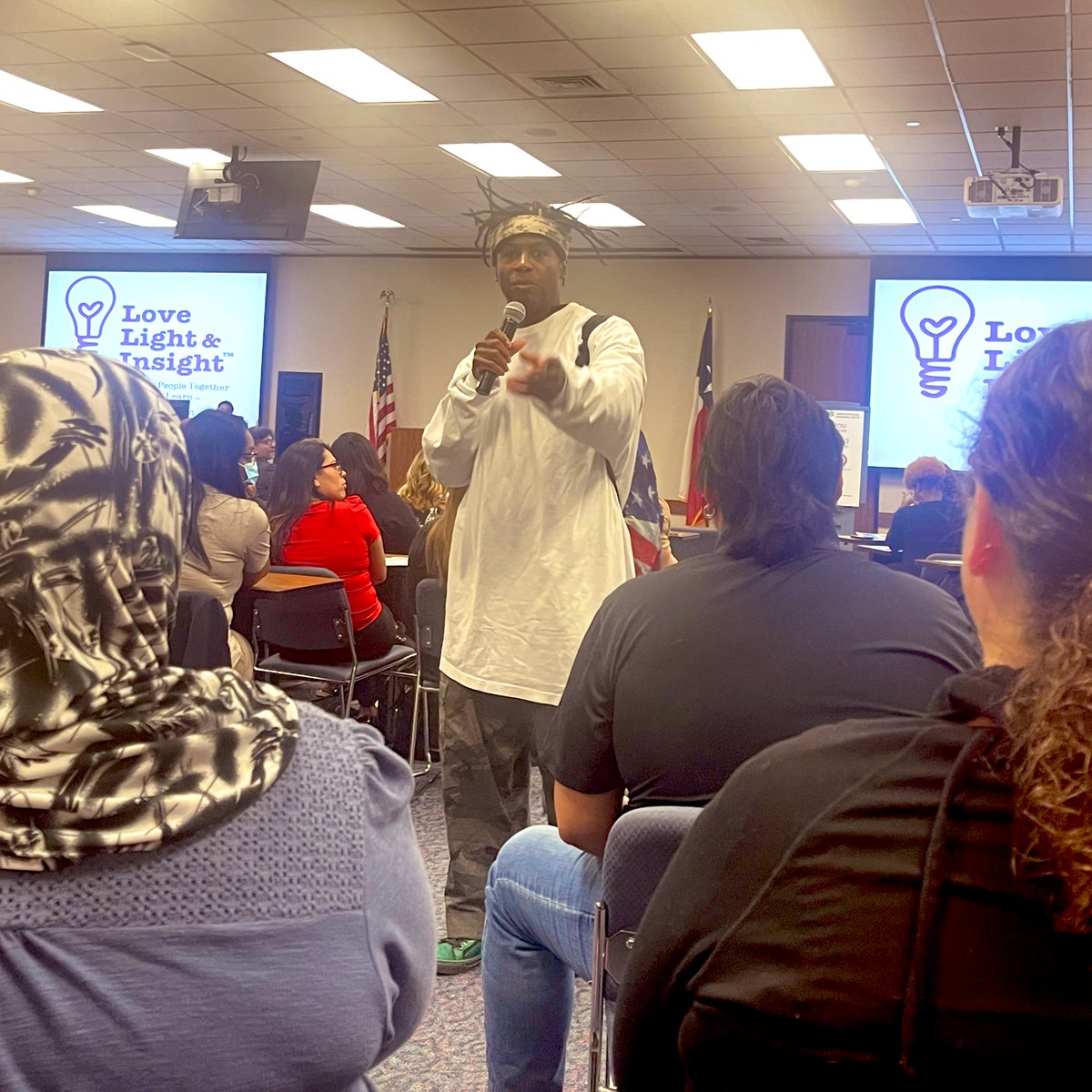 KelliLPrice's tweet photo. Love, Light, and Insight with Dr. Adolph Brown #regioniv #docspeaks @docspeaks #katycounselor #saturdayPD https://t.co/6bDfwXpjsF