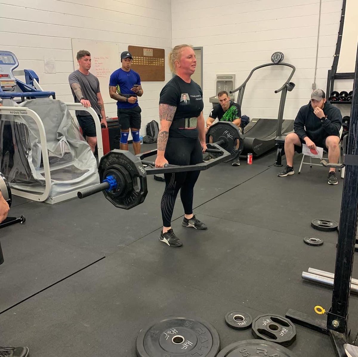 Alyssa_Gerald_'s tweet photo. Competed in my first weightlifting competition 💪 https://t.co/5FUHpLVV8M