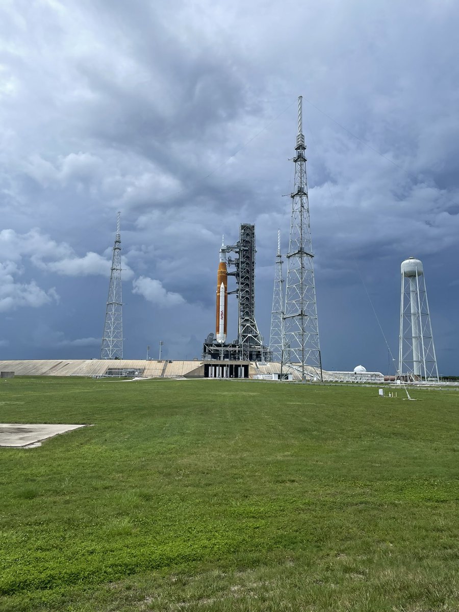 Artemis I update: @NASA is foregoing a launch opportunity Tuesday, Sept. 27, and preparing for rollback, while continuing to watch the weather forecast associated with Tropical Storm Ian. Learn more: go.nasa.gov/3ReeAS2