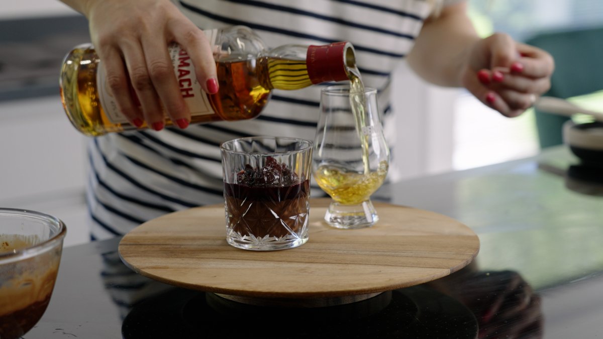 Benromach's tweet photo. NEW RECIPE: Chocolate Cherry Pot

From savoury to sweet, the next of our six #recipes from Sarah Rankin's Benromach menu is a delectable #dessert prepared with our #Benromach 15 Year Old.

👉 Try the recipe #firsthand: https://t.co/HOLY2dJoPK

#BenromachFirsthand
@thepiedhiker https://t.co/1Y7lPIWiU1