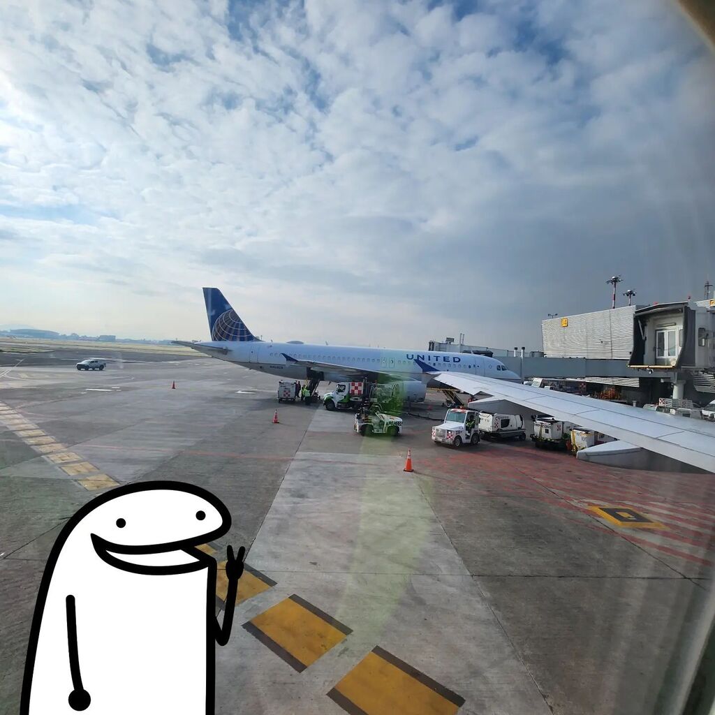 Psyborx's tweet photo. Crisis adverted, on my way to SF / Crisis evitada, en camino a SF ✌️ https://t.co/b0b9DD53BT https://t.co/6hn00HrLum