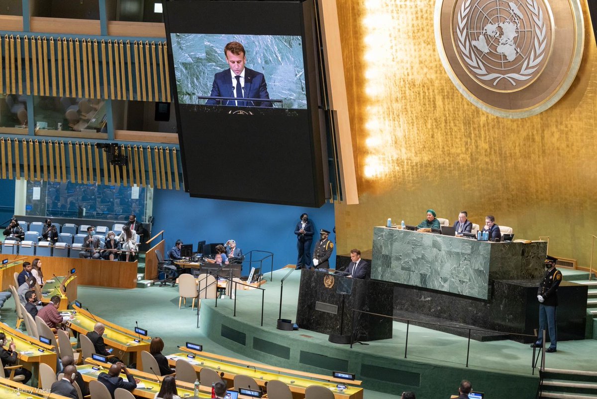 francediplo's tweet photo. Cette semaine à l'#ONU 🇺🇳, la France 🇫🇷 a pu:
- présider la 1ère réunion ministérielle du Conseil de Sécurité sur l'#Ukraine, où la Russie s'est trouvée isolée;
- œuvrer aux solidarités Nord-Sud;
- porter un agenda ambitieux de résilience démocratique &amp; de liberté de la presse. https://t.co/7tWe993oEq
