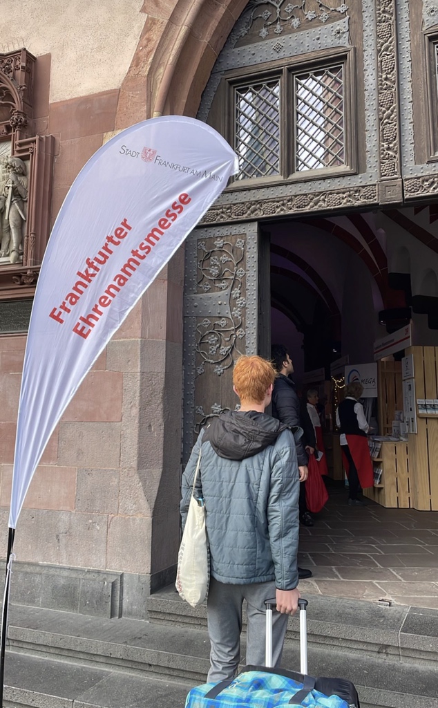 vewue's tweet photo. Wie cool 😎… fast gesamtes @volontoolo -Team war bei den @STARTUPTEENS in #FFM; kurzer Abstecher zur #Ehrenamtsmesse und dann in #Oppenheim! Was dort alles passiert ist? Wartet die Infos ab👏👏👏….. https://t.co/Qls7rN9jEr
@ventreneurs @KerstinStege @JuliaKuemper @WEforfuture https://t.co/dCwde91Sdf