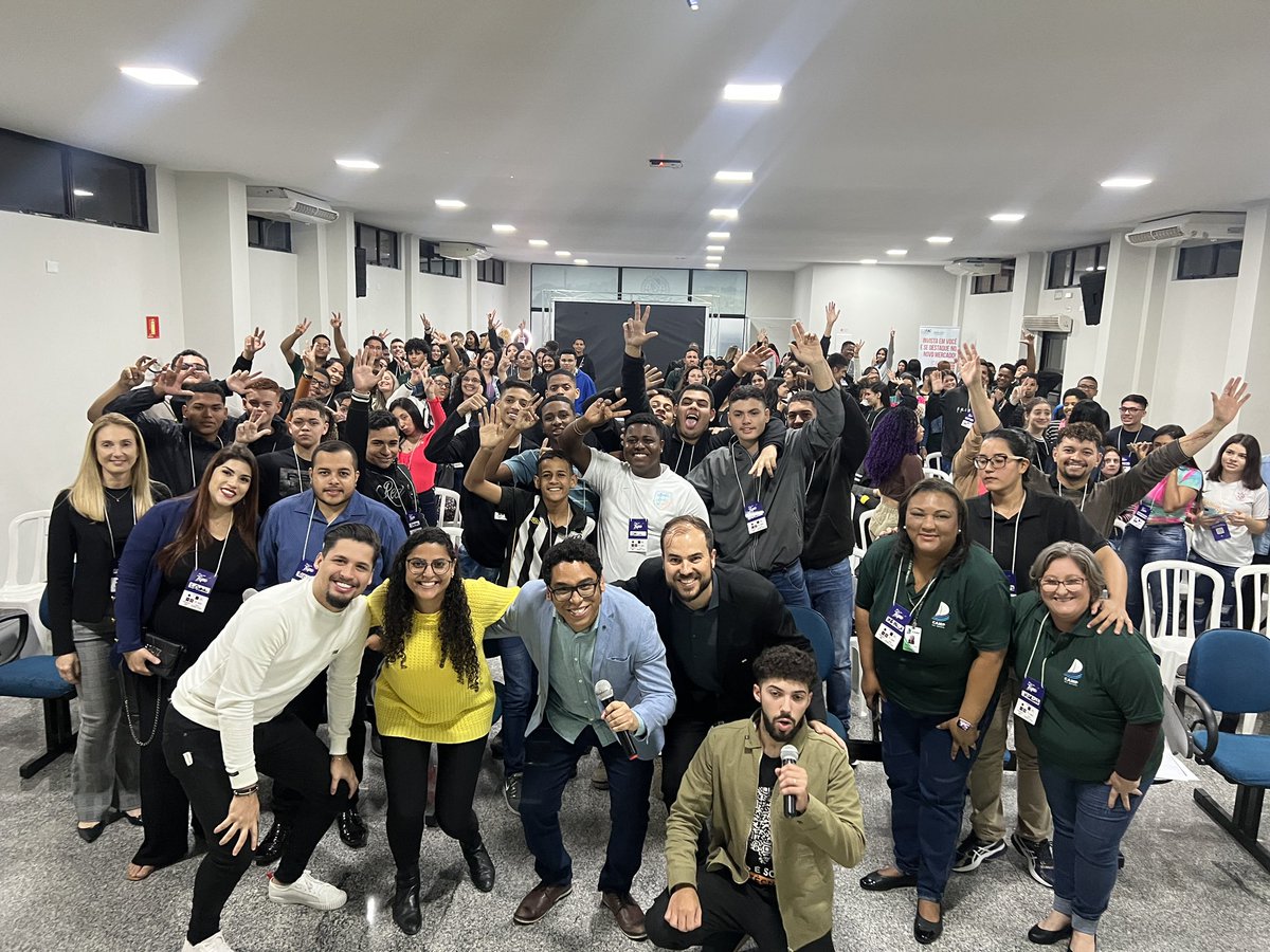 JeffCezarolli's tweet photo. FOGUETE NÃO TEM RÉ 🚀💜

#tbt do nosso evento Foco No Topo que aconteceu na última quinta-feira (15).

Educação e oportunidade são algumas das minhas pautas e aprendizagem é muito especial pra mim. Sou fruto desse programa e grato, pois me proporcionou grandes voos. 

#FocoNoTopo https://t.co/JyFZvuyNXR