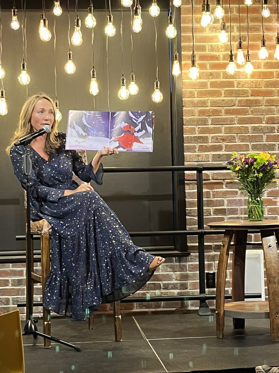 Meg_Litwin's tweet photo. Thank you to @unlikelybkstore and ALL the people who came to celebrate last night at the launch party of TWINKLE, TWINKLE, WINTER NIGHT! It was magical &amp; beautiful &amp; warm - all the things I hope this book is for readers. Truly one of the most special evenings of my life!! ❤️✨❤️ https://t.co/SUyoUjtS5F