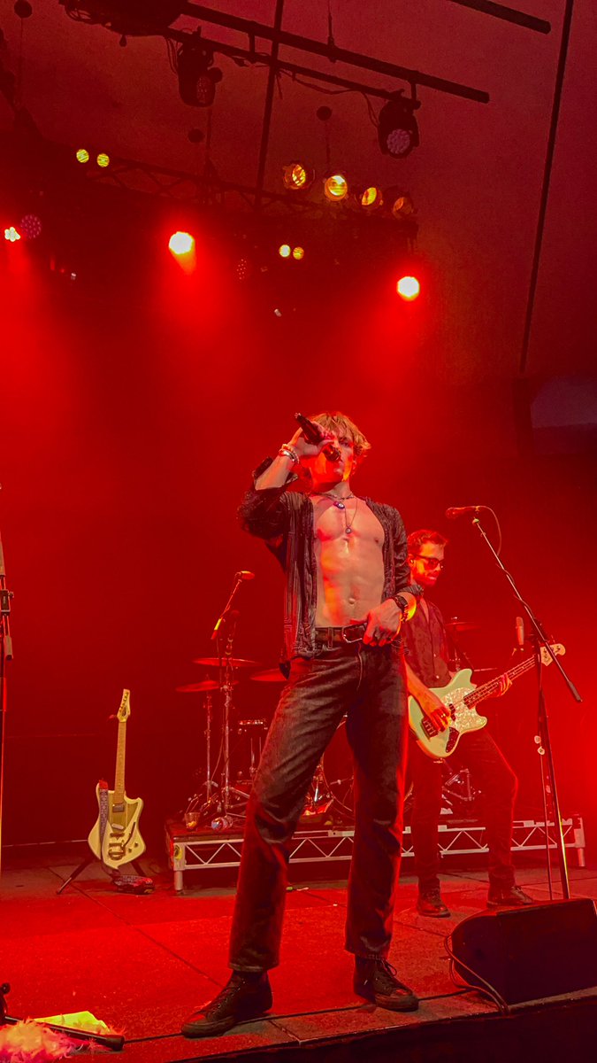 Emma (Taylor’s Version) tweet media