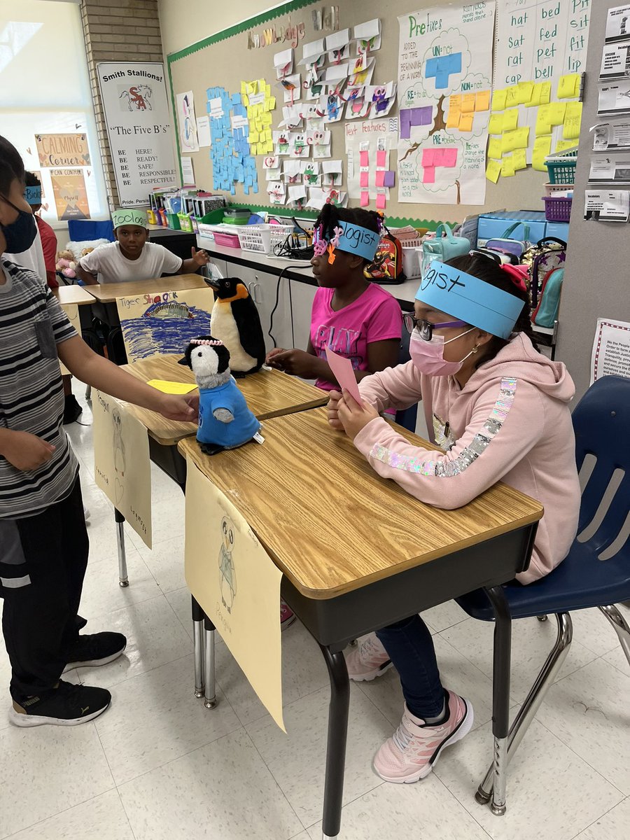 Anjanette_Pixie's tweet photo. Classroom Petting Zoo to end our Unit on Animal Classification. All the students did an amazing job. “Best Day Ever!”, said one of the students. Another said, “I now love reading!” https://t.co/c11UfbuXZJ