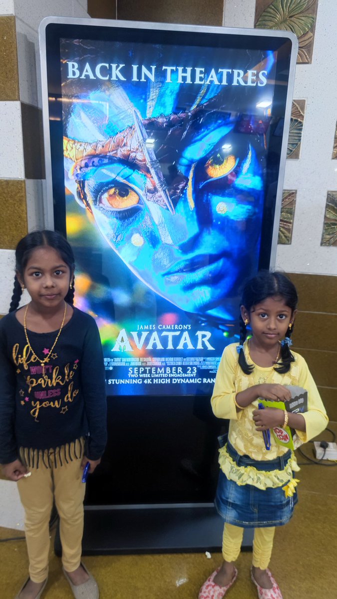 We enjoyed watching it in 3D😎
