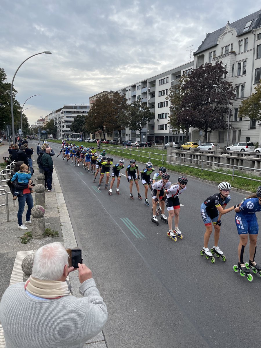 Dorte_Hoppner's tweet photo. #berlinmarathon #skater https://t.co/FguIygc4EX