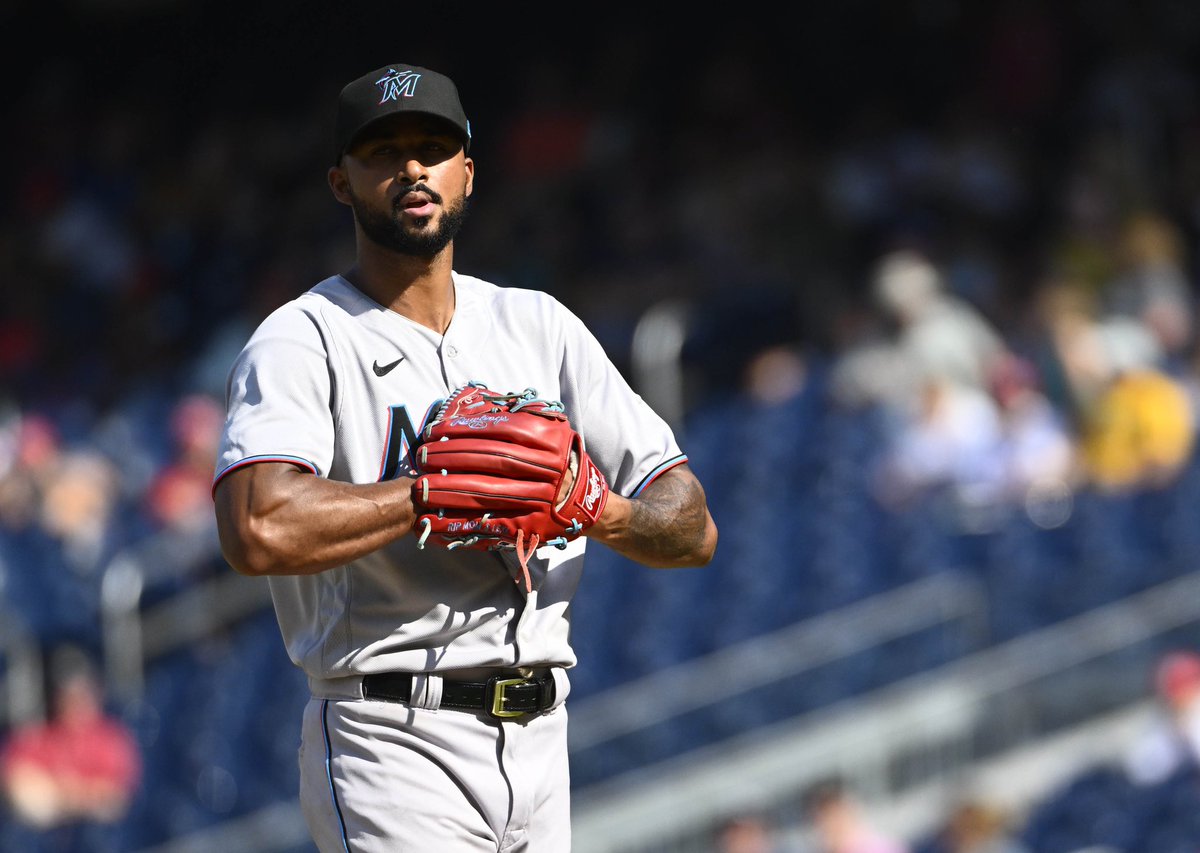 GravelleAlex's tweet photo. It’s #SandyDay for what may be the last start of his Cy Young season. I am not emotionally prepared to not see this guy shove every 5 days.
@sandyalcantar22 https://t.co/y9ajO2WT9v