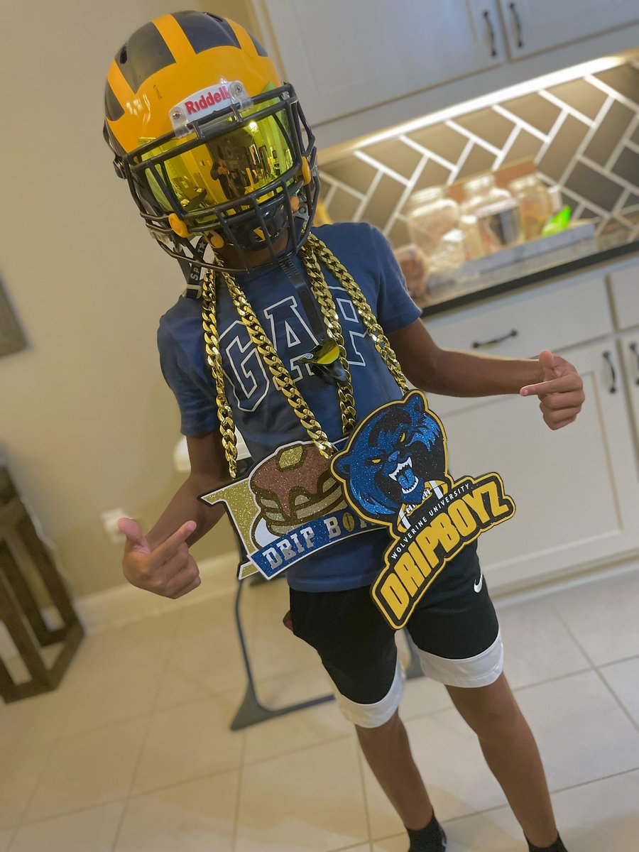 Headed to Houston to snatch a couple chains 🥶🥶⛓️ #bestinmyclass #2030 #baller #objson #imlikaethat #explore #youthathlete #GOAT𓃵