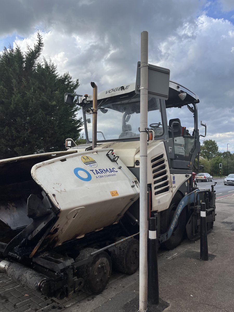 ⁦@TarmacLtd⁩ left this heavy machinery within ⁦@TfL⁩ control area after completing road surfacing in ⁦@LBofBromley⁩ in Hastings Road