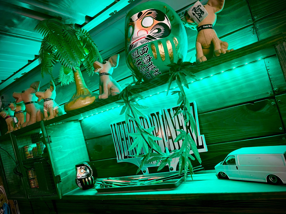 PASSINGBREEZE92's tweet image. ガレージでボーっとしてる時が1番アイデアが出やすい。

達磨はどんな目にしよっかな。
1Shot何色買おっかな。
この辺はどの照明にしよっかな。
床塗ろっかな。
天井デッドニングしたろかな。

くだらない事から今後についてまで色々考えれる私のお部屋。

#WEEKENDPLAYERZ
#PASSINGBREEZE
#BlueCA