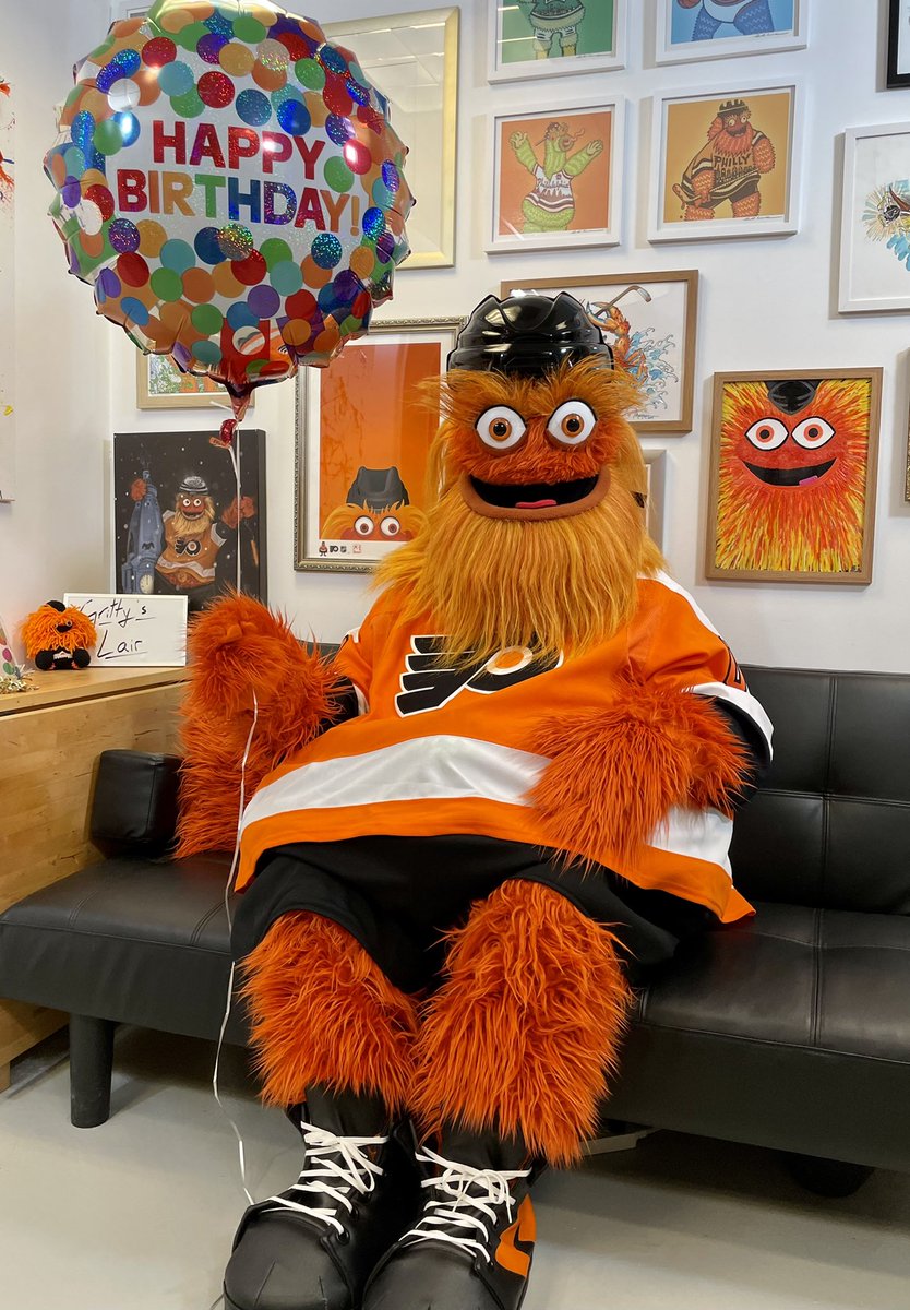 GrittyNHL's tweet photo. HBD 2 ME!!

Big party tn 
Parents out of town
Come thru
Text for the address https://t.co/Gqa8Qy6iuE