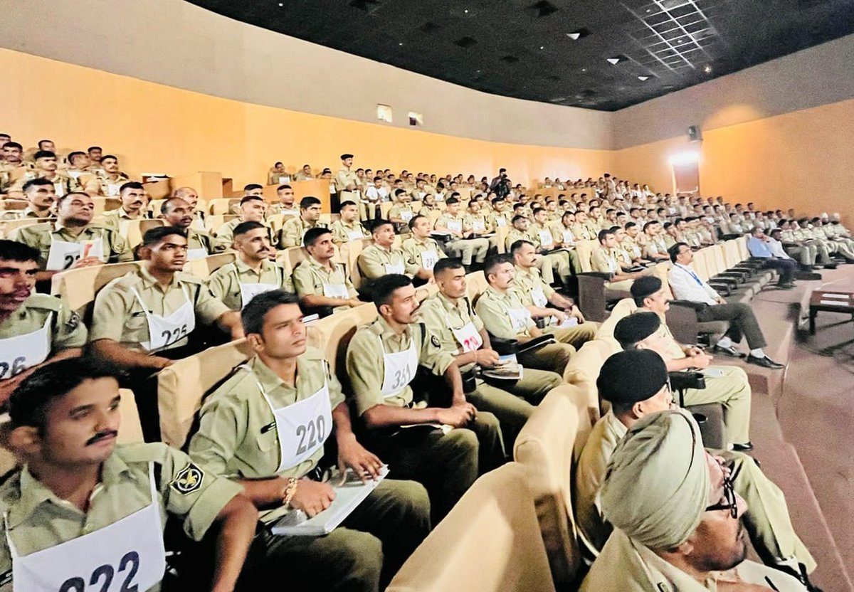 BSF_BICIT's tweet photo. #PicOfTheDay 

"The expert in anything was once a beginner."

#Training 
#BSF 
@BSF_India https://t.co/koWuTXb0rZ