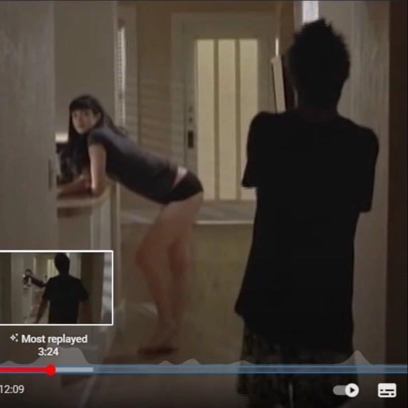 TheEbonyMaw's tweet image. I get it, Breaking Bad is an amazing show, but they really should’ve re-shot this scene, considering how many times people have to keep replaying it to understand what’s going on.