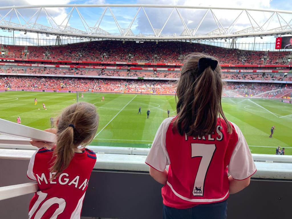 Bridgewater_Sch's tweet photo. Team Bridgewater parents, children and staff enjoyed Arsenal Women versus Tottenham women in the WSL today. History was made as 53,000 people attending made it the largest ever attendance at a women’s league match in England. COYG! https://t.co/edlT4Mj6rP