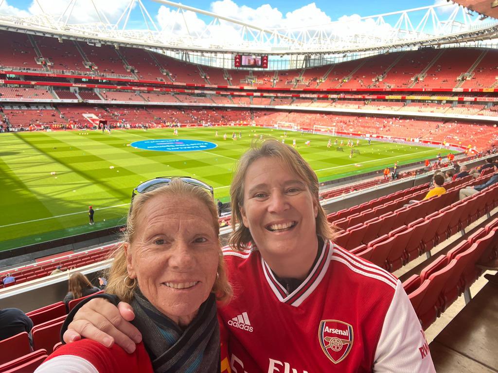 Bridgewater_Sch's tweet photo. Team Bridgewater parents, children and staff enjoyed Arsenal Women versus Tottenham women in the WSL today. History was made as 53,000 people attending made it the largest ever attendance at a women’s league match in England. COYG! https://t.co/edlT4Mj6rP