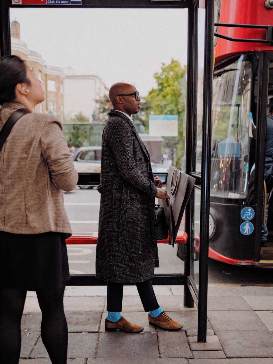 ShaneTaylor22's tweet photo. Blue socks in Mayfair #streetphotography #london https://t.co/CyLMI7FenQ