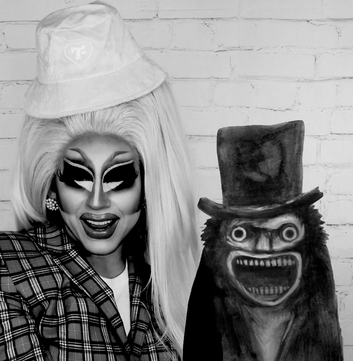 TrixieCosmetics's tweet image. Spooky szn is upon us