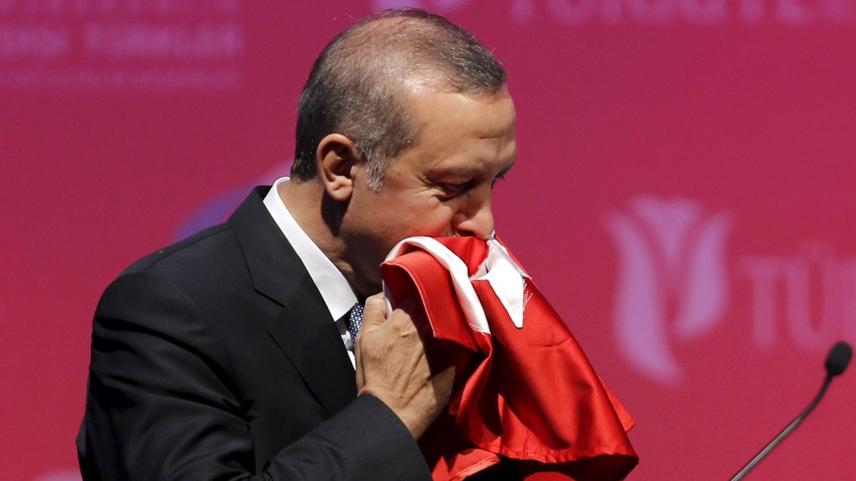 akkadinavcilar's tweet photo. Cumhurbaşkanımız Sayın 
@RTErdogan:
Güvendiğim, sırtımı yasladığım güç bellidir.
ÖNCE ALLAH, SONRA MİLLET

 #SeninleyizErdoğan https://t.co/m33MXDWG6W