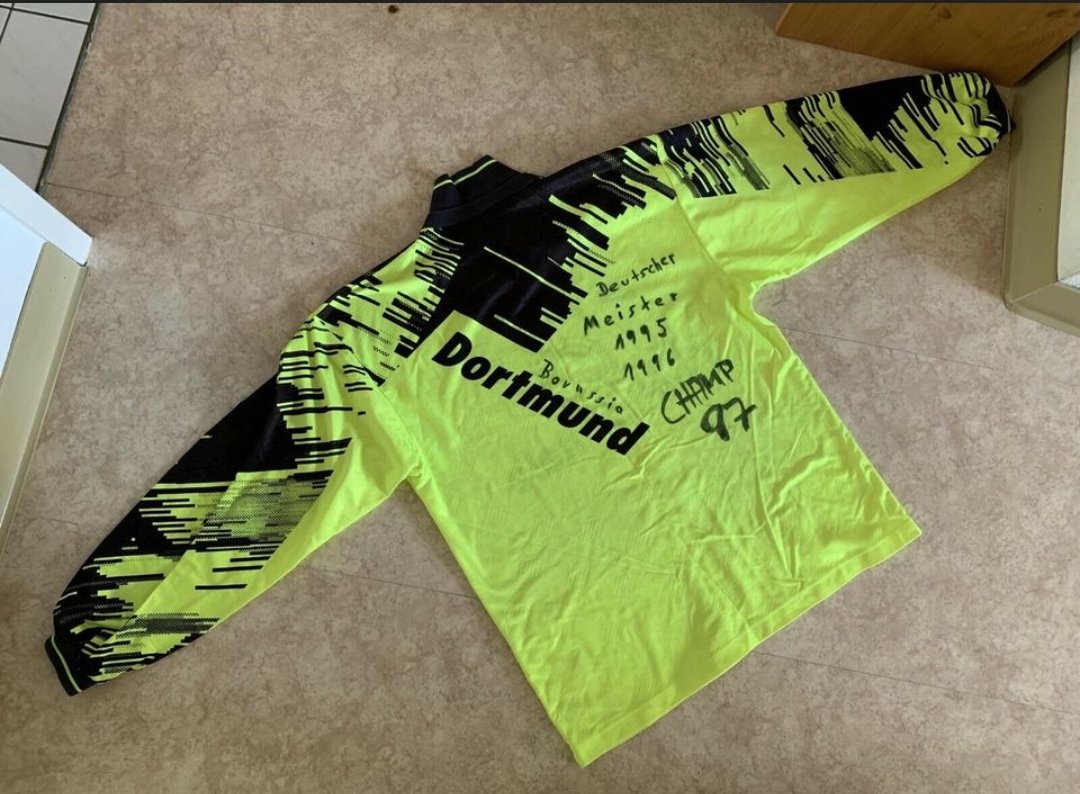 SwapperJersey's tweet photo. @FutbolShIrTALIA @FootieShirtz @kwinkinis @C_S_G_B @shirt_fan @sounds2move @chewzo14 @Bellissimoshirt @10stan1981 @SustainableArch @FootballShirtC2 The back: https://t.co/iNnOuJ63EP