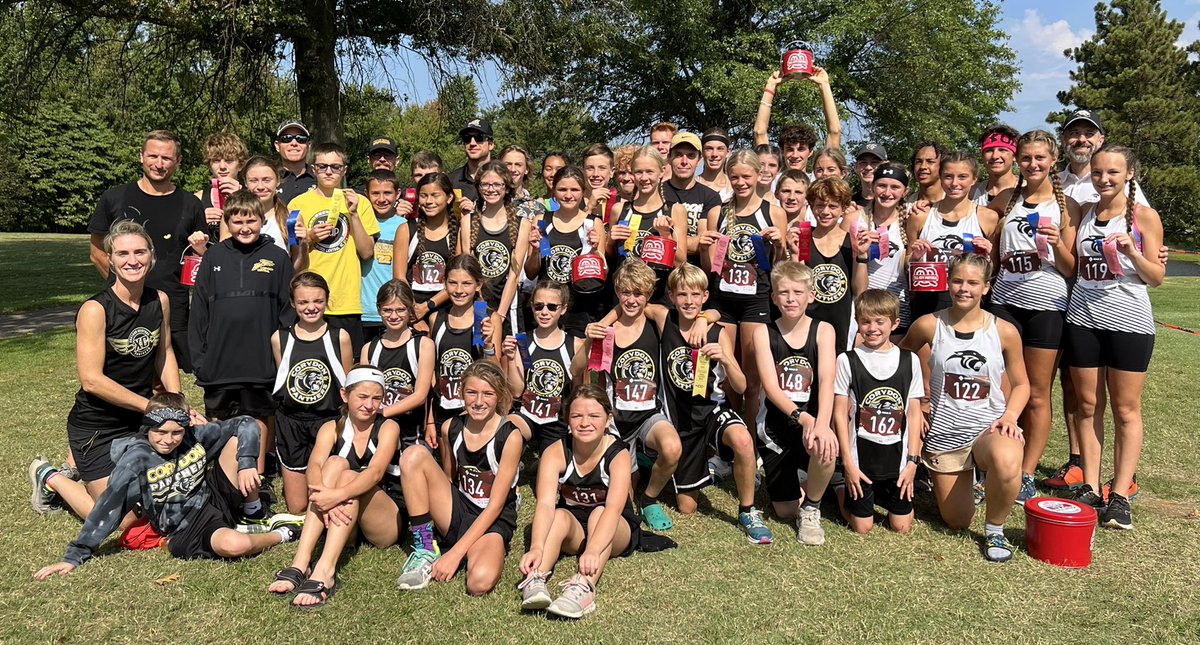 CorydonXC_Track's tweet photo. Fantastic day for Panther runners at Tell City! Junior high guys 2nd and girls were 1st followed by our high school guys finishing 7th and girls 1st! Our high schoolers left the course with 10 PRs and 1 SB! Great way to head into championship season! #PantherPride https://t.co/pvJ71XVnkq