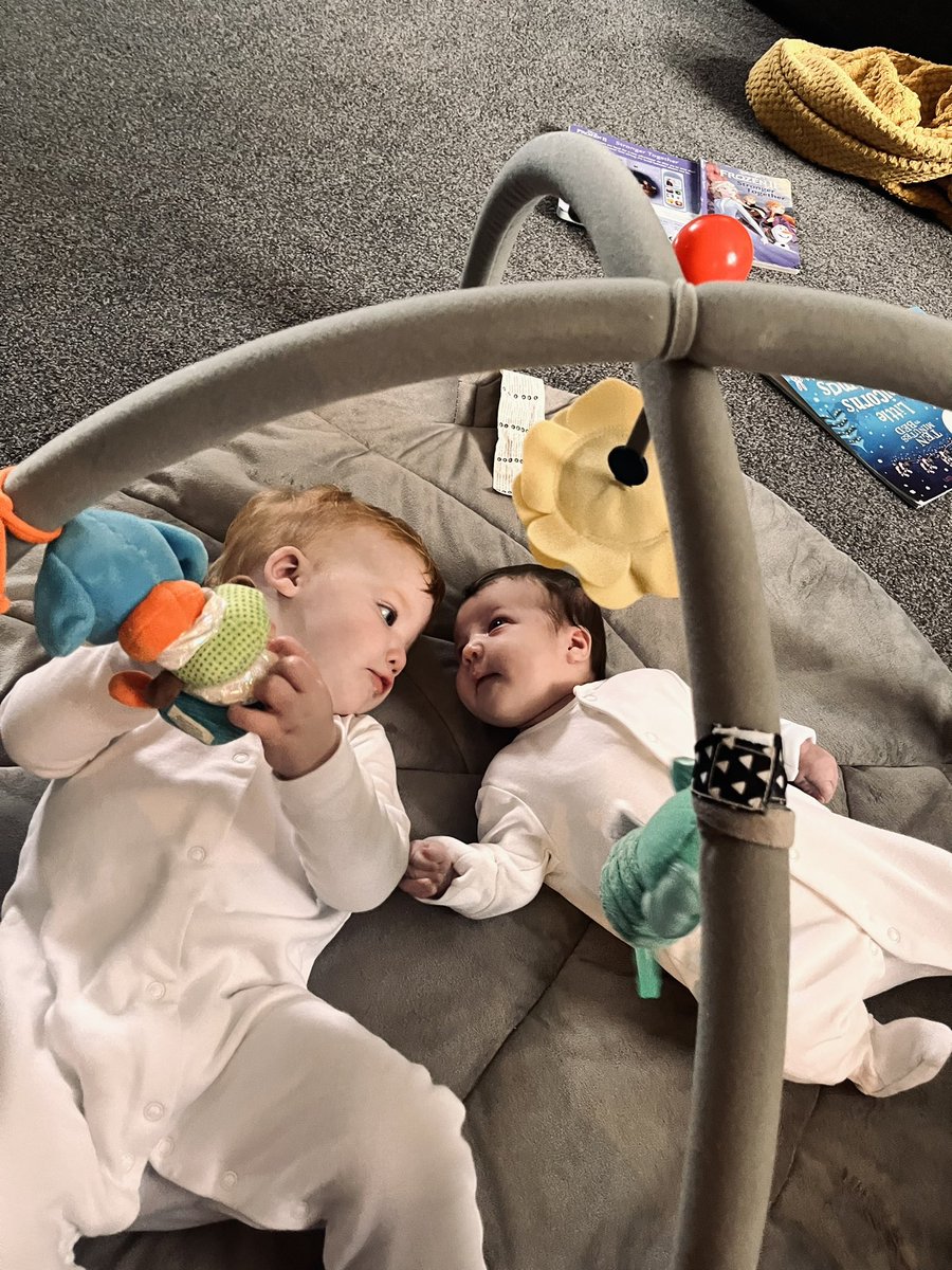 pipheaney's tweet photo. i can already tell these girls are going to be the best of friends, 11 months apart💜 https://t.co/VHvnZss4DY