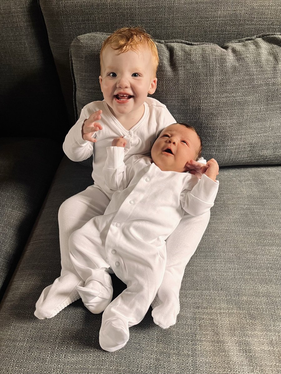 pipheaney's tweet photo. i can already tell these girls are going to be the best of friends, 11 months apart💜 https://t.co/VHvnZss4DY