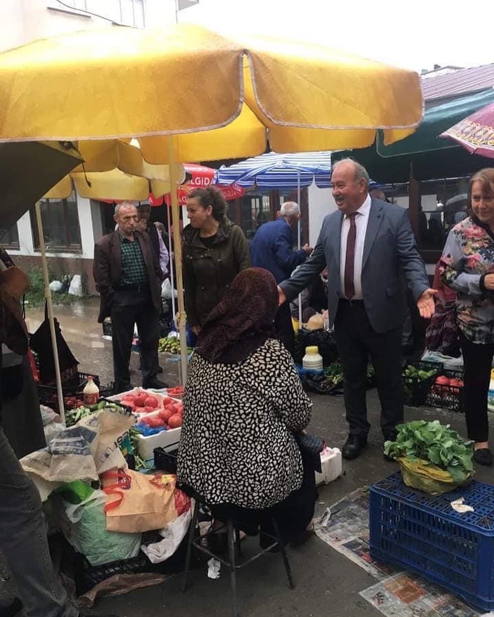 Chppgiresunkk's tweet photo. Keşap İlçe Başkanlığımızın"75 Günde Devr-i Alem"saha çalışmasında Kadın Kolları İl Bşk. Ayça Kozluca,Keşap İlçe Bşk. Metin Öztürk,Keşap İlçe Kadın Kolları Bşk. Emine Ekizoğlu ,Gençlik ilçe Bşk. Can Erdoğan ve parti yöneticilerimizle Keşap Pazarında halkımızın sorunlarını dinledi. https://t.co/6xywwqKVJ9