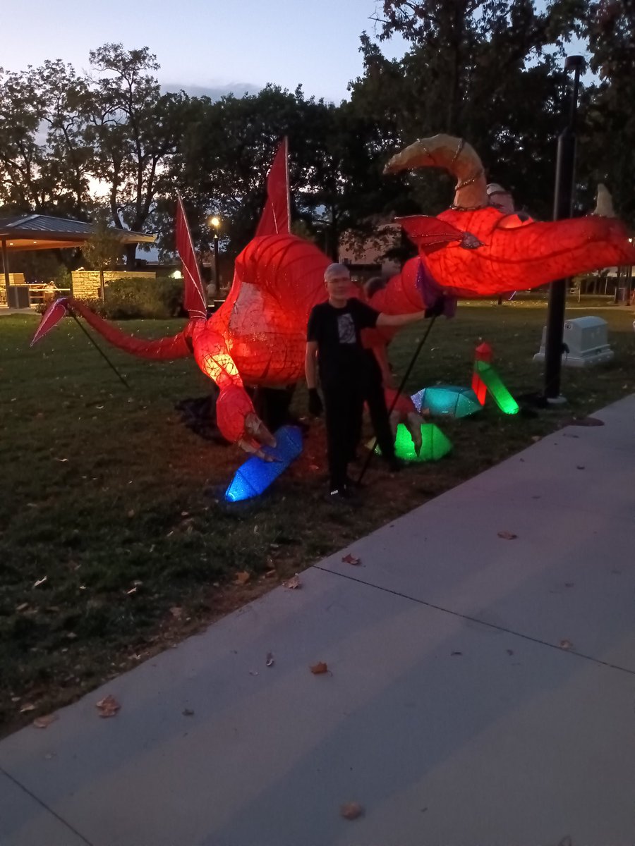 5ozThe's tweet photo. #OPKS FallFest! Giant #PolePuppets #fireDancers #HumanDancingButterflies #Art&amp;Craft, #AerialDance&amp;Acrobats #LiveMusic food &amp; #wine! #FunNight!!!..#WhiteTailWinery review coming soon and see #BlueJacketWinery review! #KStourism #winelovers https://t.co/ZwzS9OlfTS https://t.co/WWQPWfpJhS
