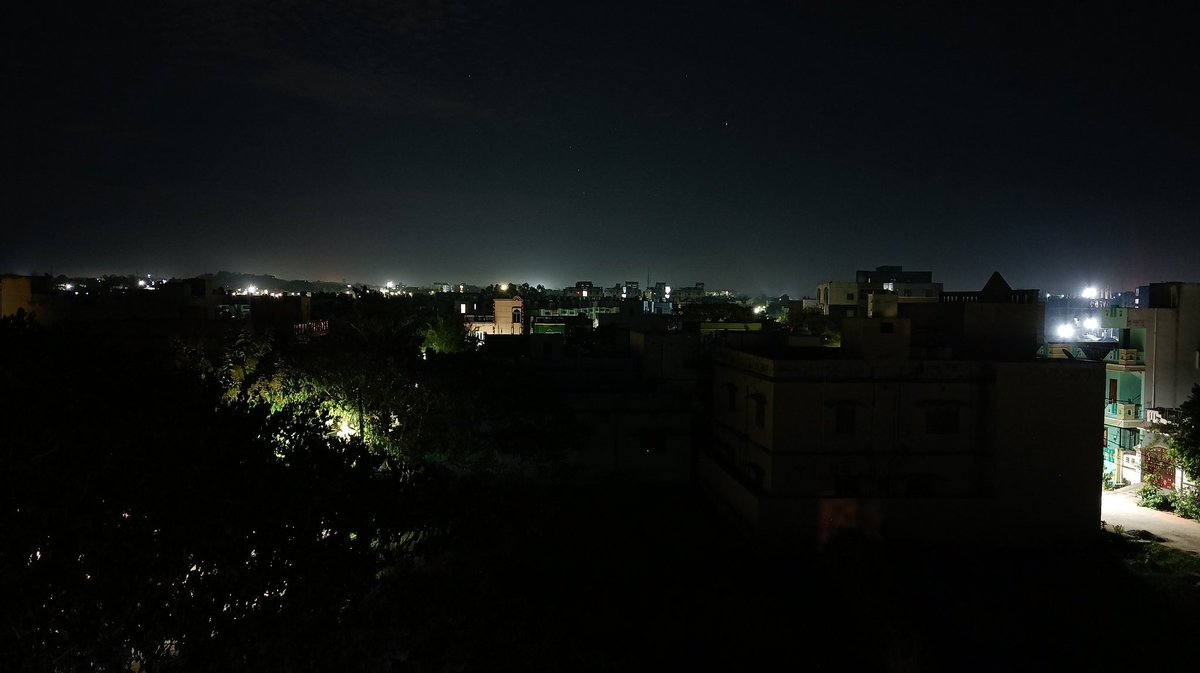 vikashtiu1's tweet photo. Time passes ... 
but it's still the same 
#moon https://t.co/JN9dBbwYsJ