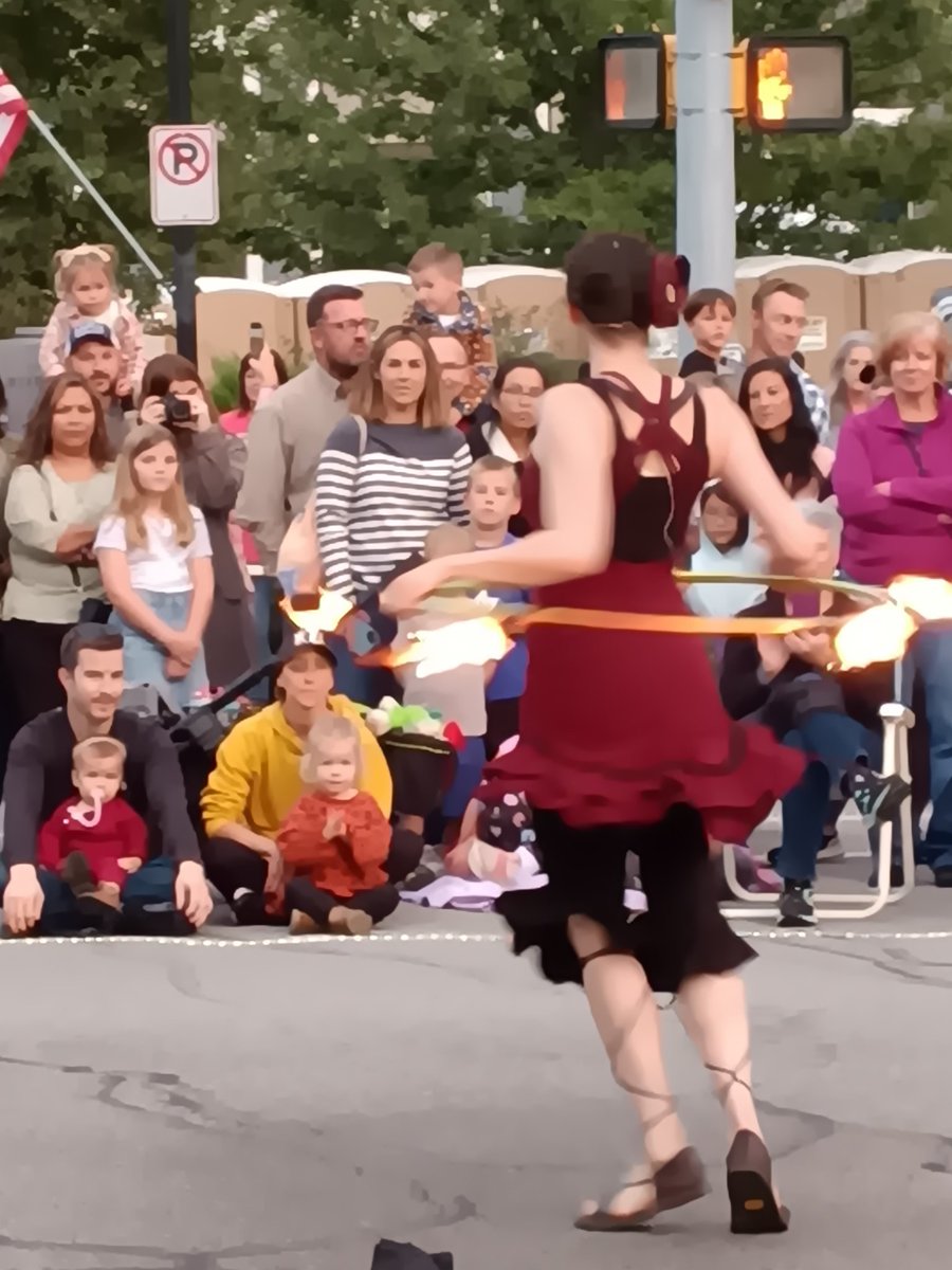 5ozThe's tweet photo. #OPKS FallFest! Giant #PolePuppets #fireDancers #HumanDancingButterflies #Art&amp;Craft, #AerialDance&amp;Acrobats #LiveMusic food &amp; #wine! #FunNight!!!..#WhiteTailWinery review coming soon and see #BlueJacketWinery review! #KStourism #winelovers https://t.co/ZwzS9OlfTS https://t.co/WWQPWfpJhS