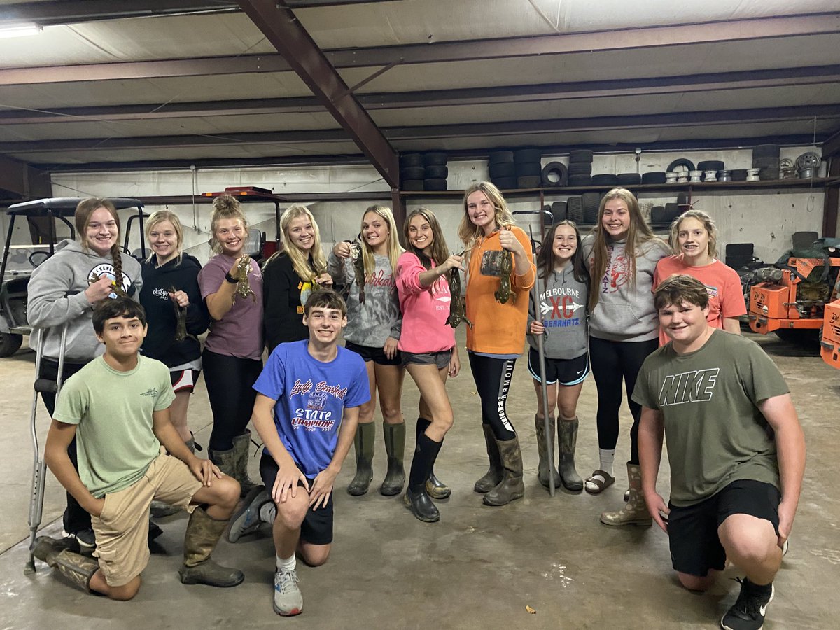 EricTea83518382's tweet photo. The 9th annual Lady Bearkatz Frog Gig was a great success! We caught several frogs, missed a few,  and had a lot of laughs, great group of kids! https://t.co/uBCCtTpmQ5