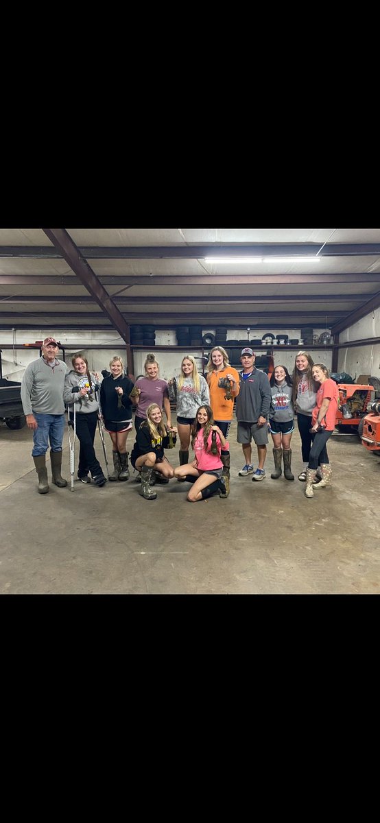 EricTea83518382's tweet photo. The 9th annual Lady Bearkatz Frog Gig was a great success! We caught several frogs, missed a few,  and had a lot of laughs, great group of kids! https://t.co/uBCCtTpmQ5