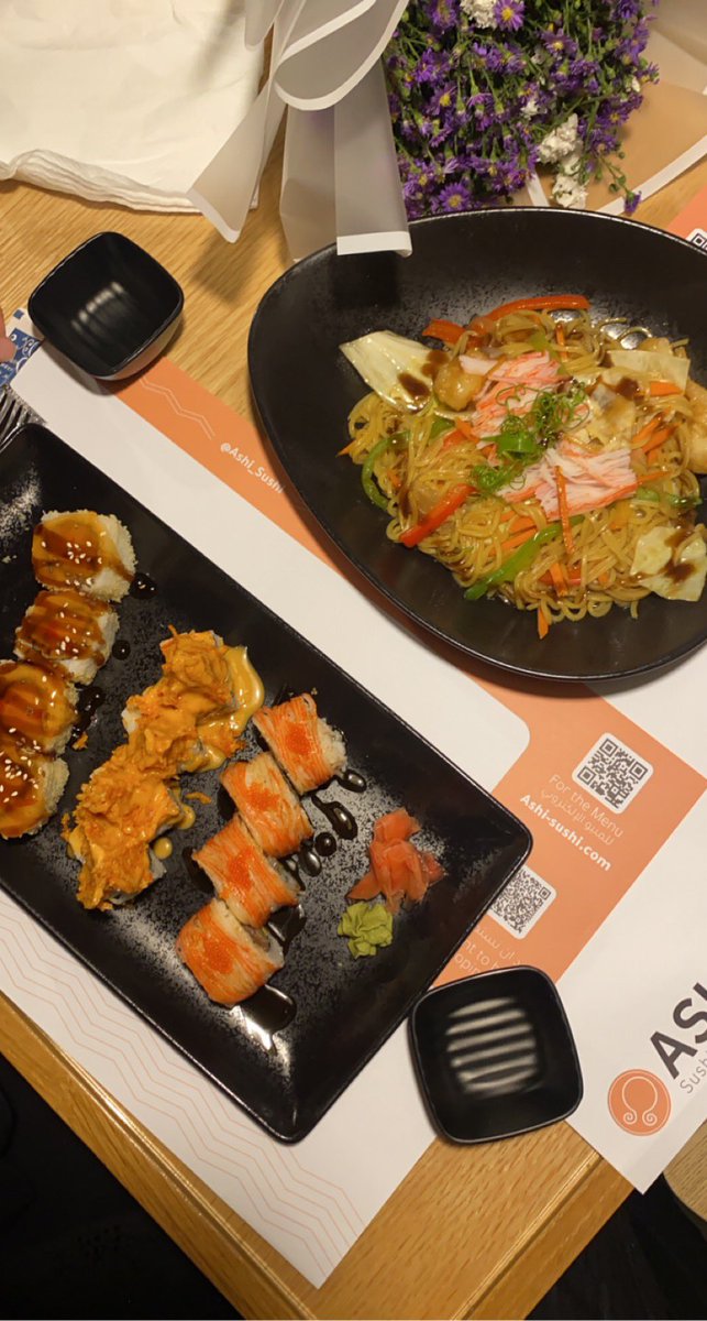 ReemShalann's tweet photo. Sushi date 🍣🍱 https://t.co/wzRJcaomKL