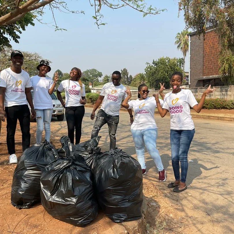 SaveOurEnviron3's tweet photo. September Clean Up Month - Week 2

#soetzim
@EMAeep 
@UNDPZimbabwe 
@jlnu_cameroun 
@ND4NPC 
#Cleanup https://t.co/RYlxtRkpo1