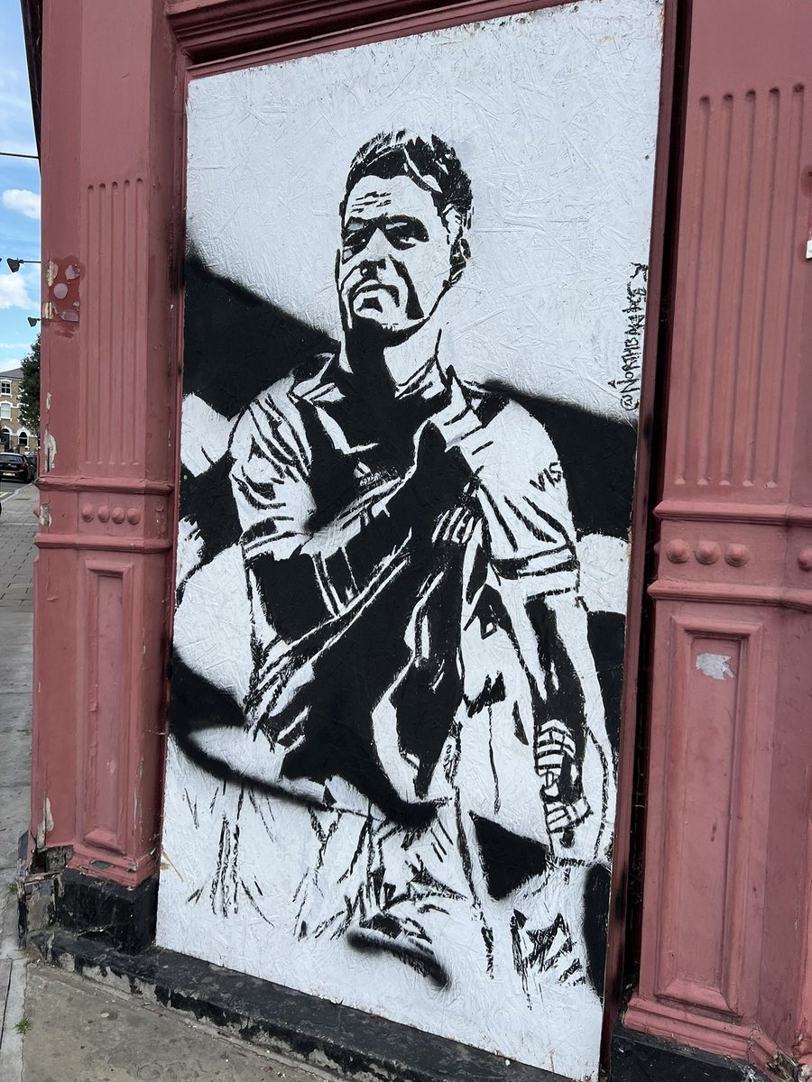 afcstuff's tweet photo. Granit Xhaka artwork in London. 😍 [@northbanksyafc] #afc https://t.co/Ym5lZQgF0m