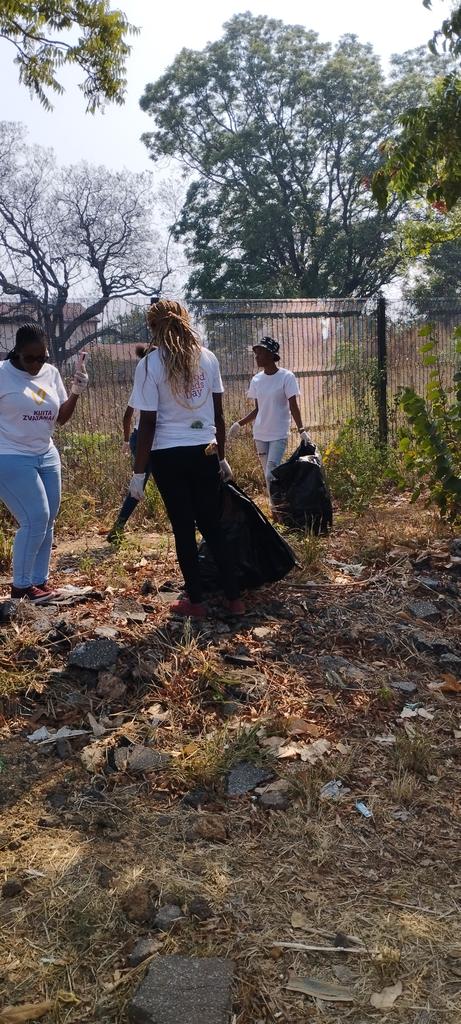 September Clean Up Month - Week 2

#soetzim
<a href="/EMAeep/">E.M.A</a> 
<a href="/UNDPZimbabwe/">UNDP Zimbabwe</a> 
<a href="/jlnu_cameroun/">ANYL4PSD</a> 
<a href="/ND4NPC/">New Deal for Nature and People Coalition (ND4NPC)</a> 
#Cleanup