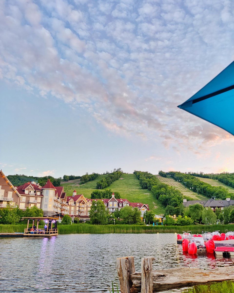 Visit Blue Mountain Village this weekend for live music, good eats, and the annual sidewalk sale; shop new arrivals and end-of-season gems 🤩 Visit their website to learn more about the activities happening in the Village today &amp; tomorrow: bit.ly/35tKV5u