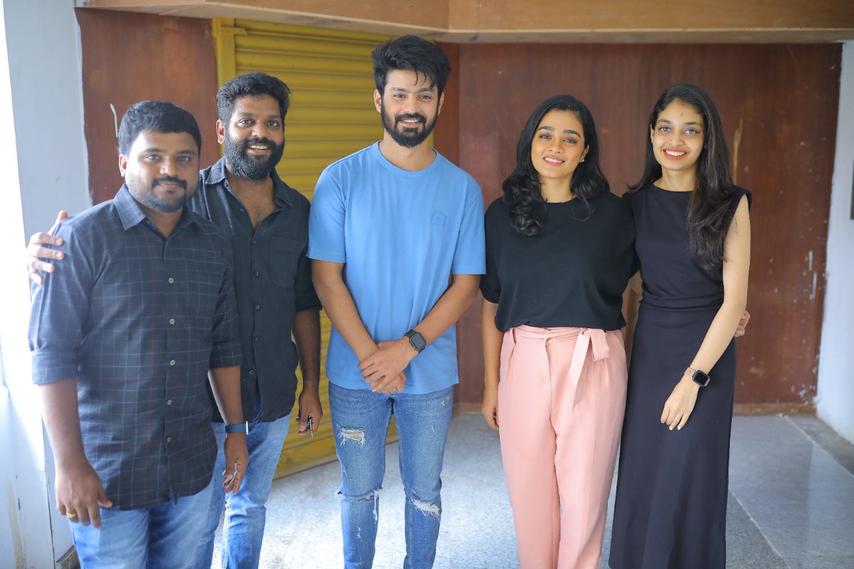 The promotions of #ArugeyNeePothumey song ft. @MahatOfficial & @SGayathrie is underway! @Pradeep_1123 @_Akshaya_J #Akhilan @kukarthik1 @TaksuMovies @lemuria_movies @saregamaglobal @saregamasouth