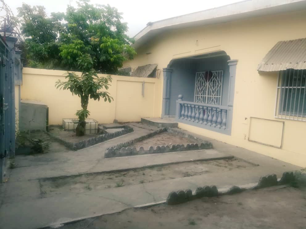 Pointe noire immobilier congo on Twitter "Demi parcelle à vendre à