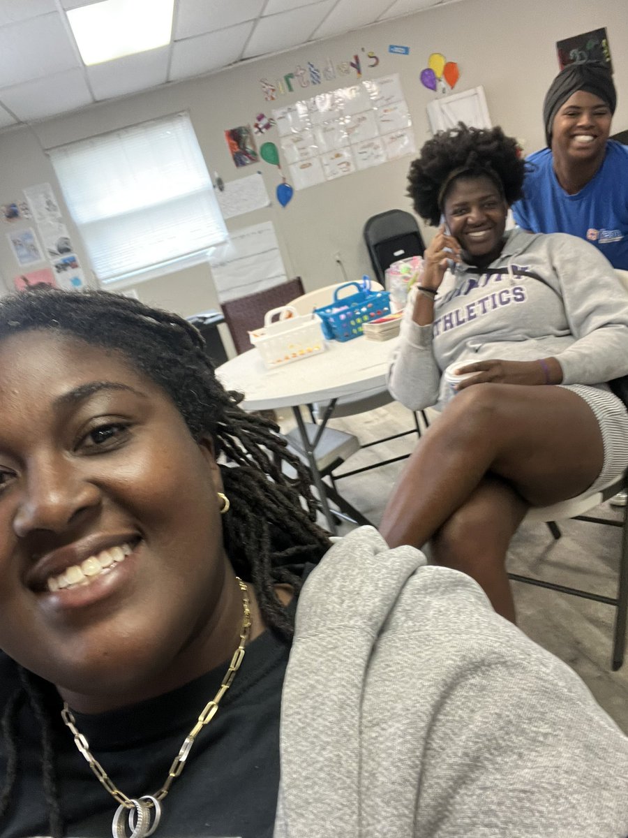 CoachEbonye's tweet photo. It’s take your fiancé to work day! I’m just here to support @FANlinkedhearts & #Families4Families with their monthly grocery giveaway. #Soufeast #MutualAid #learntolead #myfavED #letwomenlead https://t.co/Pnh3PoISDK