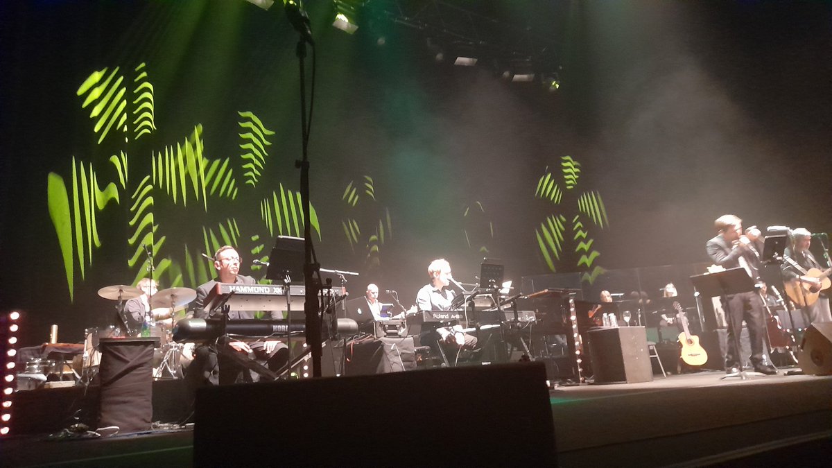 hannoncom's tweet photo. BIG shout out 2 all @divinecomedyhq crew 4 amazing work on the #citedelamusique gigs in Paris this week!! Thanks guys ❤️❤️ #neiler @andrew_skeet @ianaccordion @toshflood @Tweller693 @simonlittle #bigjohnevans #berquinn @johnnytourbloke @NatalieDepace @wkennedytm #LucyW #ChrisW https://t.co/XvewfXpMC4