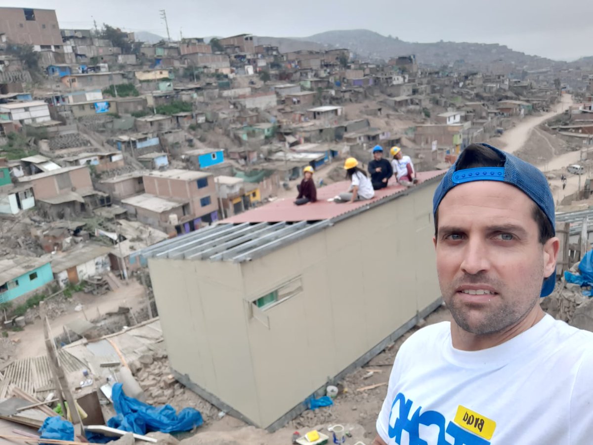 Highly recomend anyone looking to #volunteer or financially support an NGO to consider @Techo. They work on infrastructure projects that improve the quality of life of families in need, such as building homes (as seen here with my students). #SDGs #GlobalGoals