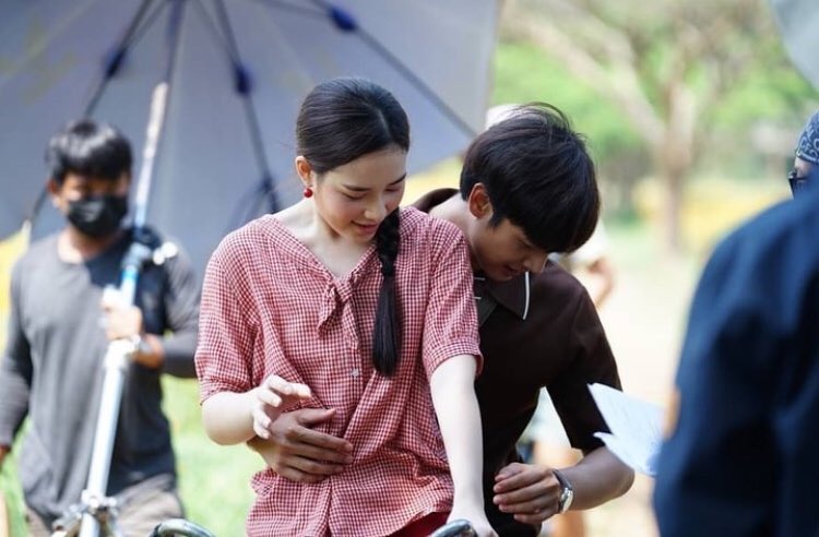 chunkyluvgrill's tweet photo. เขินมือพี่จับเอวน้องงง 🥴 #ไอซ์น้ําฟ้า https://t.co/iQnYVhuxx0
