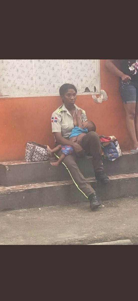 Mi respeto para esta hermosa madre y un llamado a sus jefes para mejor condiciones de vida a esta agente, les daremos seguimientos