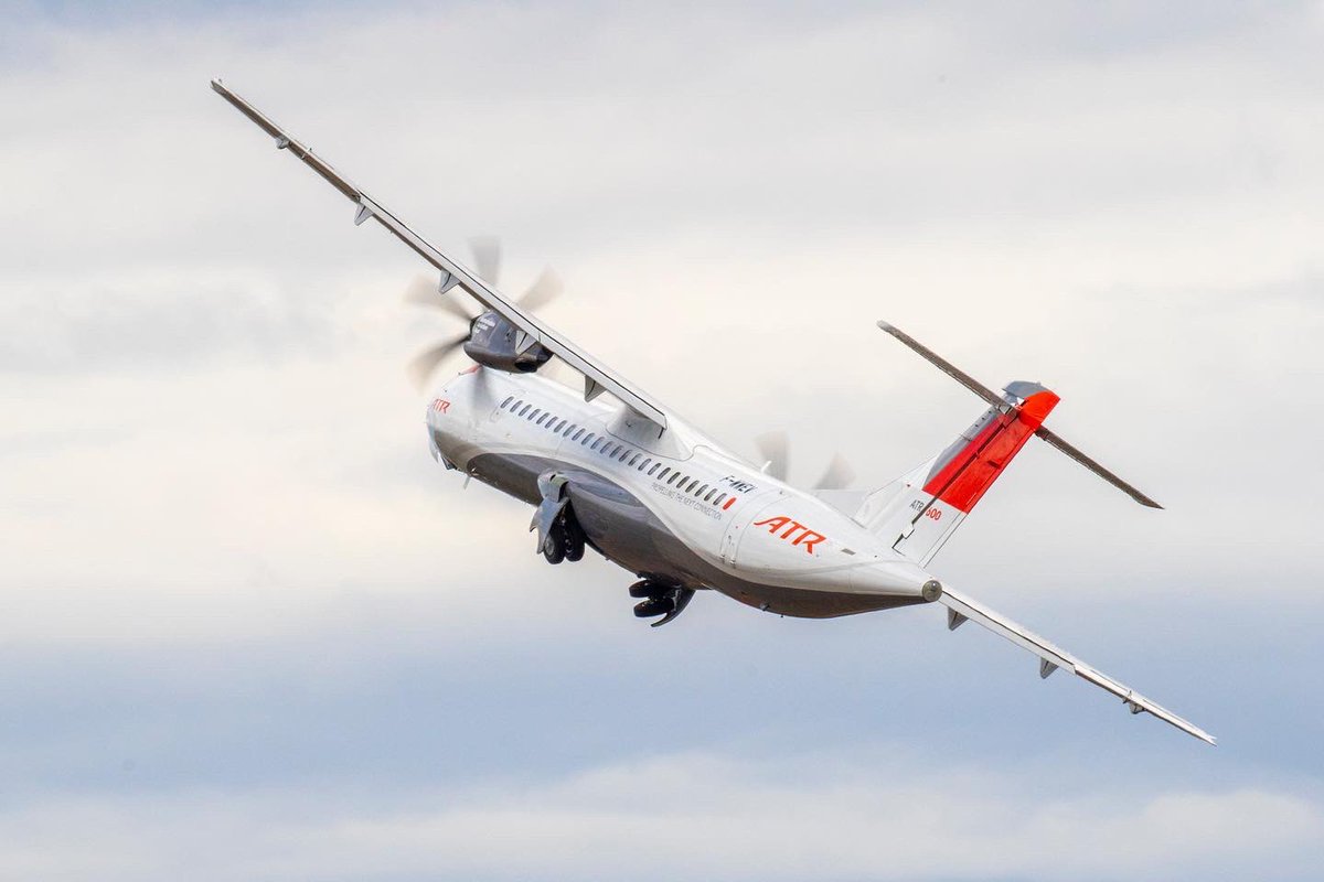 ATRaircraft's tweet photo. As promised here are some pics from day 1 of the "des étoiles et des ailes" airshow at Toulouse Francazal Airport today. Come visit tomorrow if you’re around, our ATR 72-600 will be flying again sometime between 2:15 and 3:15 pm. #airshow #intolife https://t.co/4vB0d36yrJ