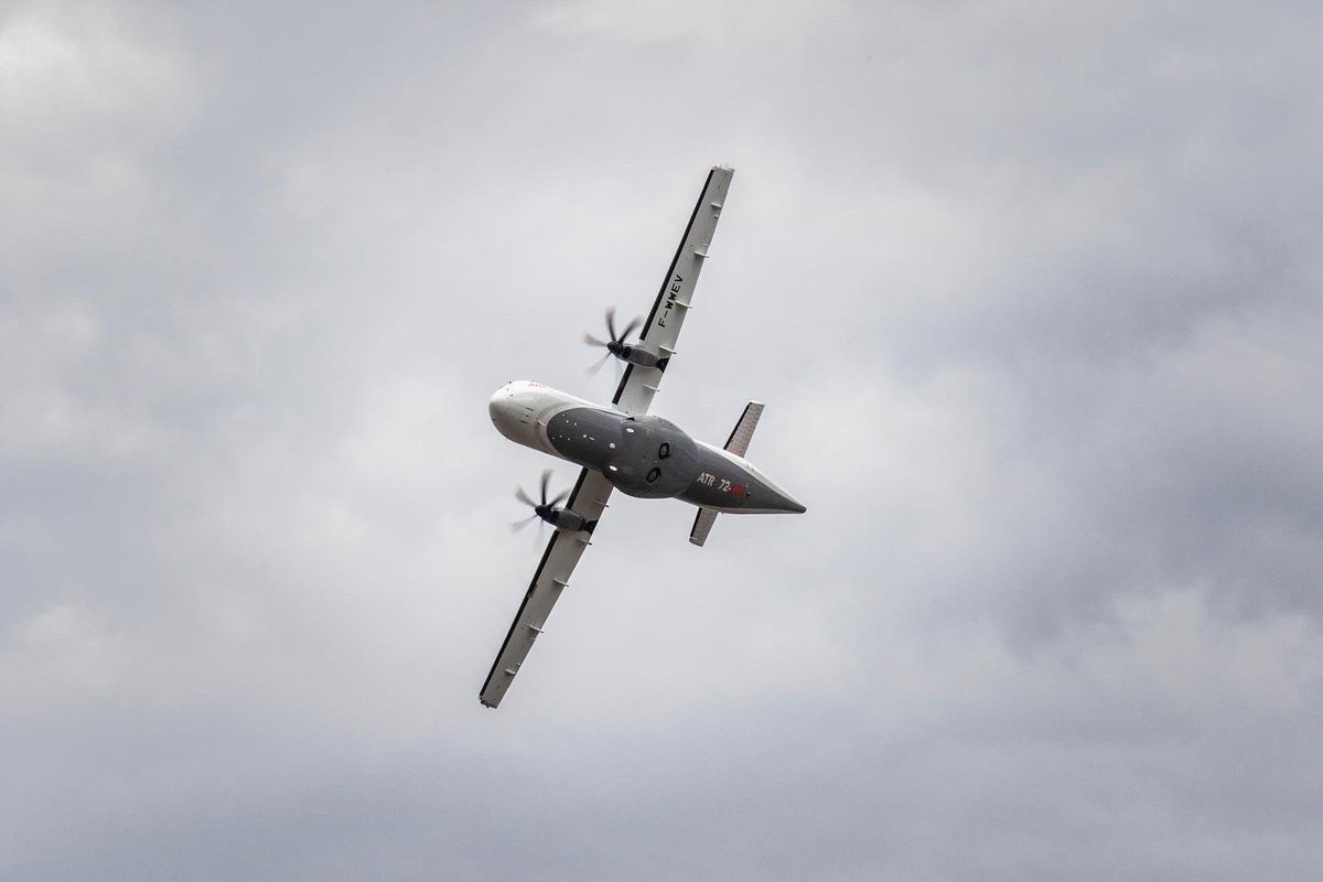ATRaircraft's tweet photo. As promised here are some pics from day 1 of the "des étoiles et des ailes" airshow at Toulouse Francazal Airport today. Come visit tomorrow if you’re around, our ATR 72-600 will be flying again sometime between 2:15 and 3:15 pm. #airshow #intolife https://t.co/4vB0d36yrJ